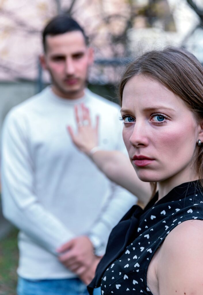 Du tester kærlighed: skubber væk, bliver kold, eller forlader før du bliver forladt