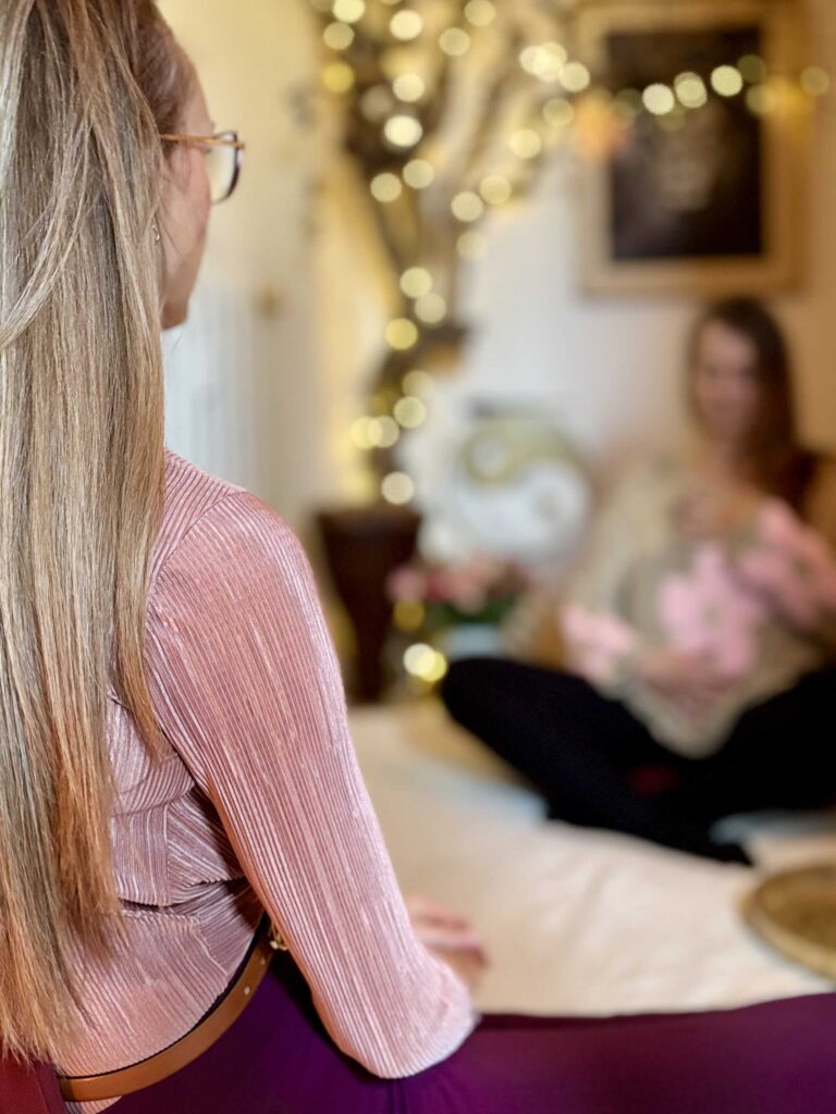 Psykoterapi, traumeterapi og parterapi ved Izzah Frost og Johannes Brormand Søndergaard